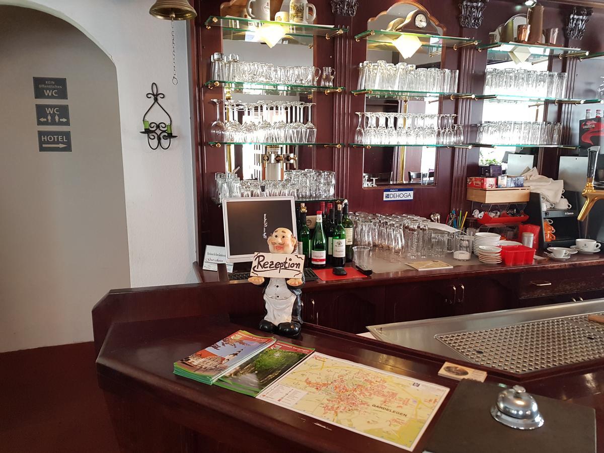 Hotel-Cafe Am Rathaus ガルデレーゲン エクステリア 写真