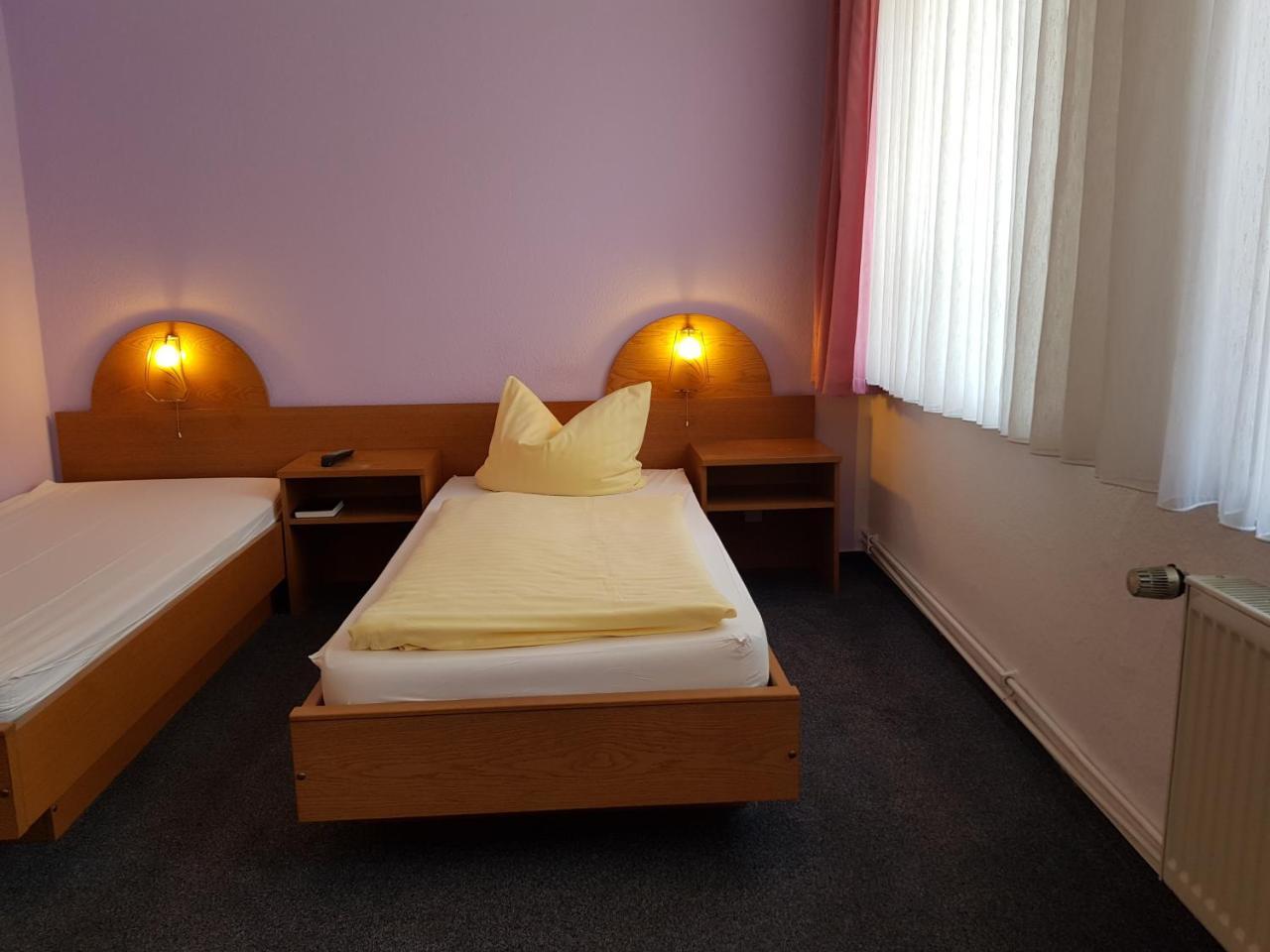 Hotel-Cafe Am Rathaus ガルデレーゲン エクステリア 写真