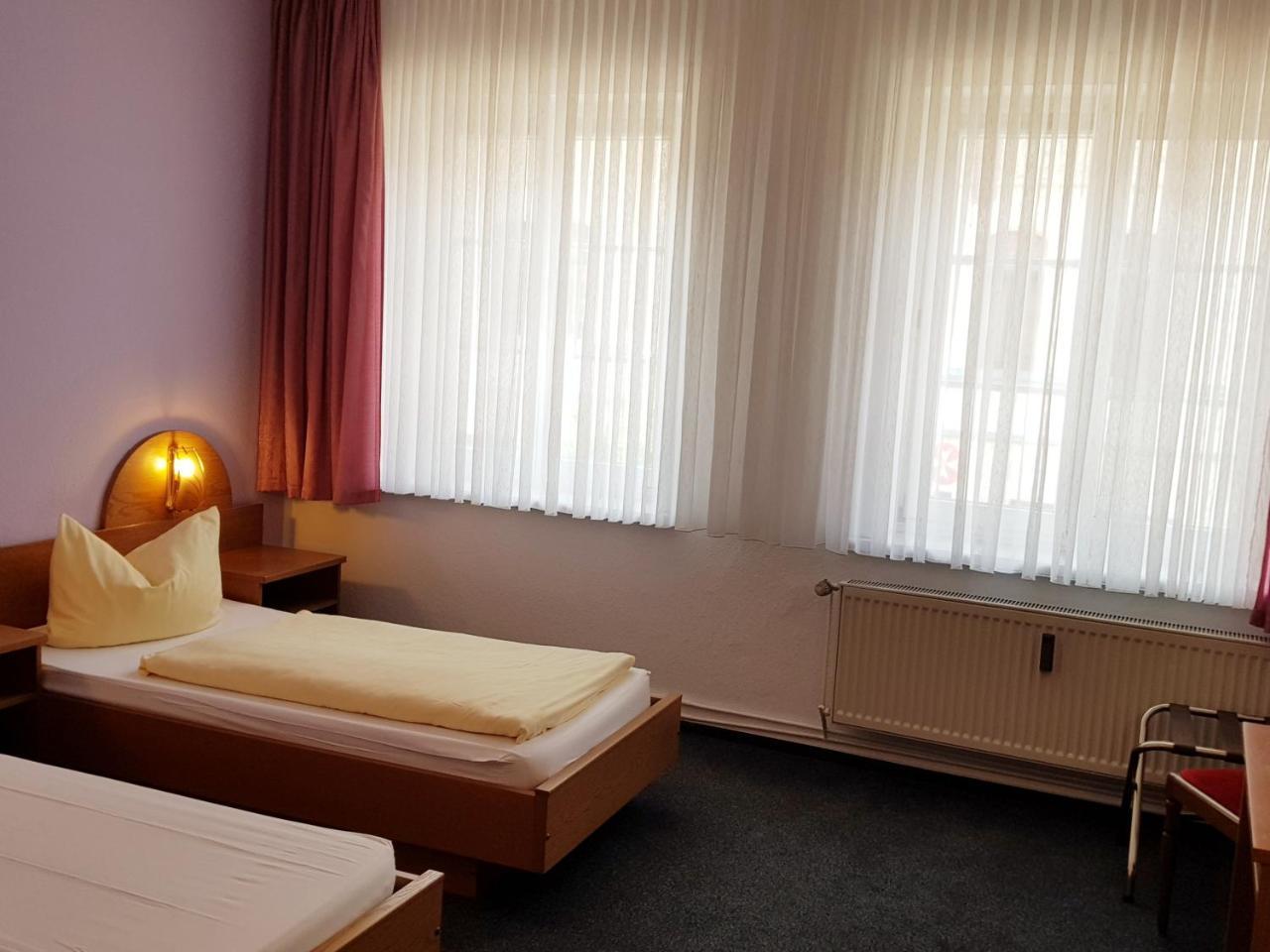 Hotel-Cafe Am Rathaus ガルデレーゲン エクステリア 写真